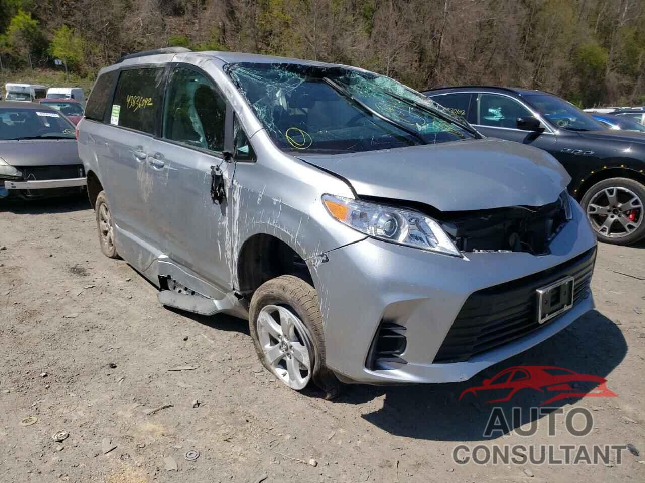 TOYOTA SIENNA 2019 - 5TDKZ3DC4KS978473