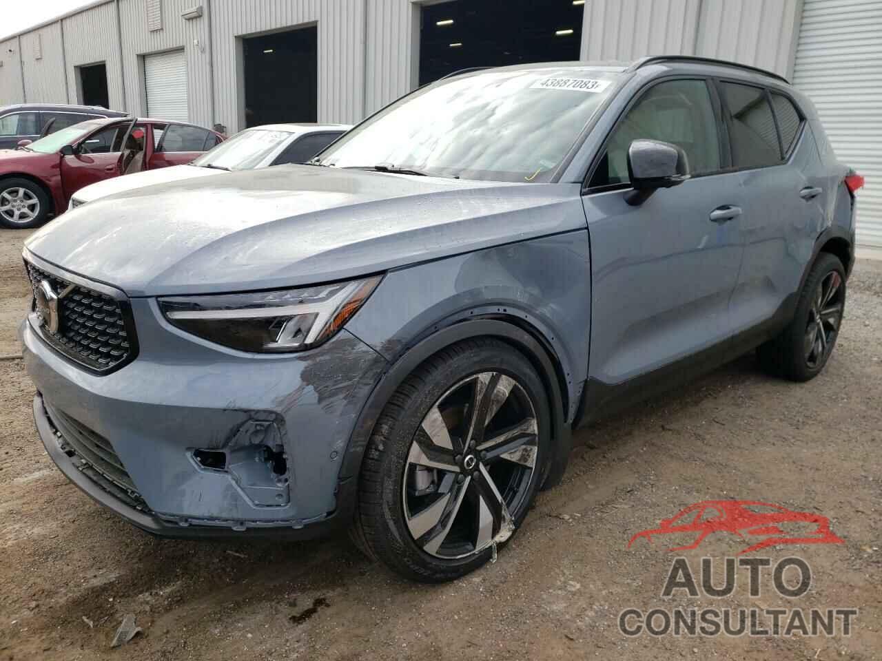 VOLVO XC40 PLUS 2023 - YV4L12UL2P2017792