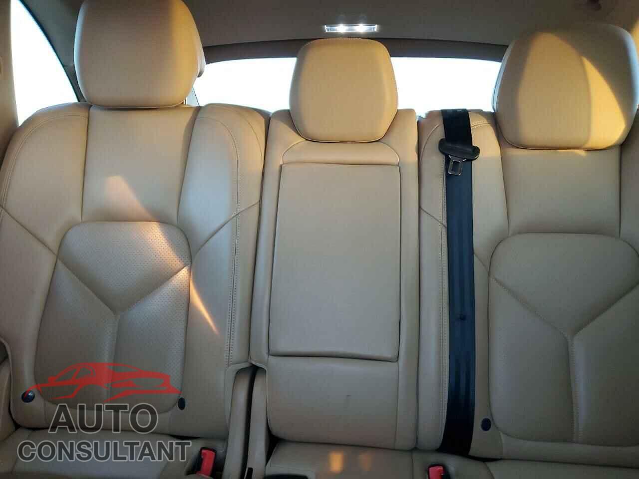 PORSCHE CAYENNE 2015 - WP1AF2A27FLA35736