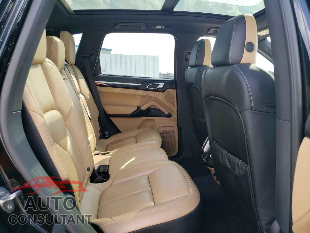 PORSCHE CAYENNE 2016 - WP1AE2A25GLA61904