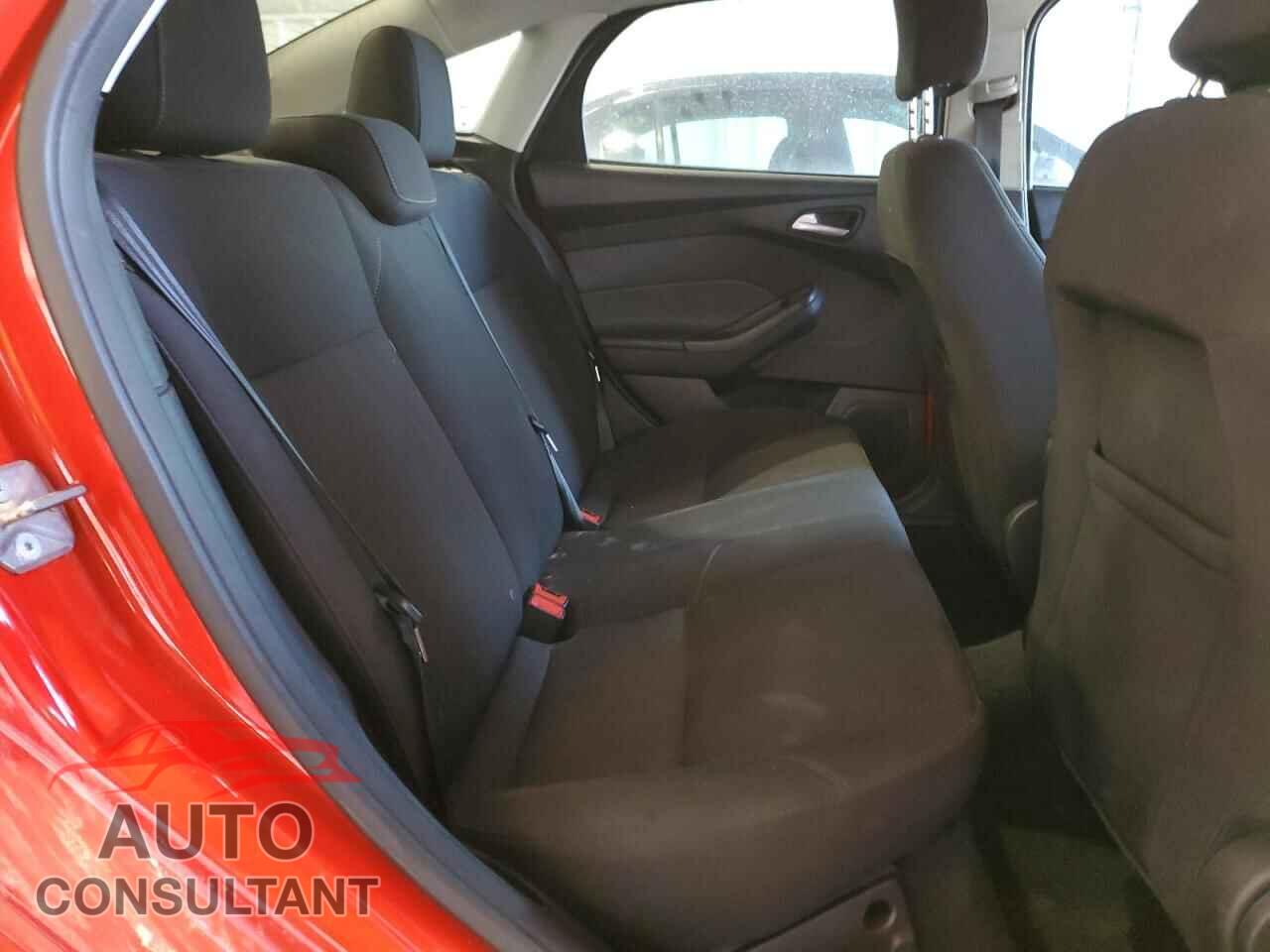 FORD FOCUS 2017 - 1FADP3F23HL308948