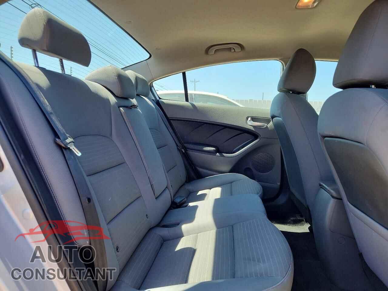 KIA FORTE 2017 - 3KPFL4A78HE013215
