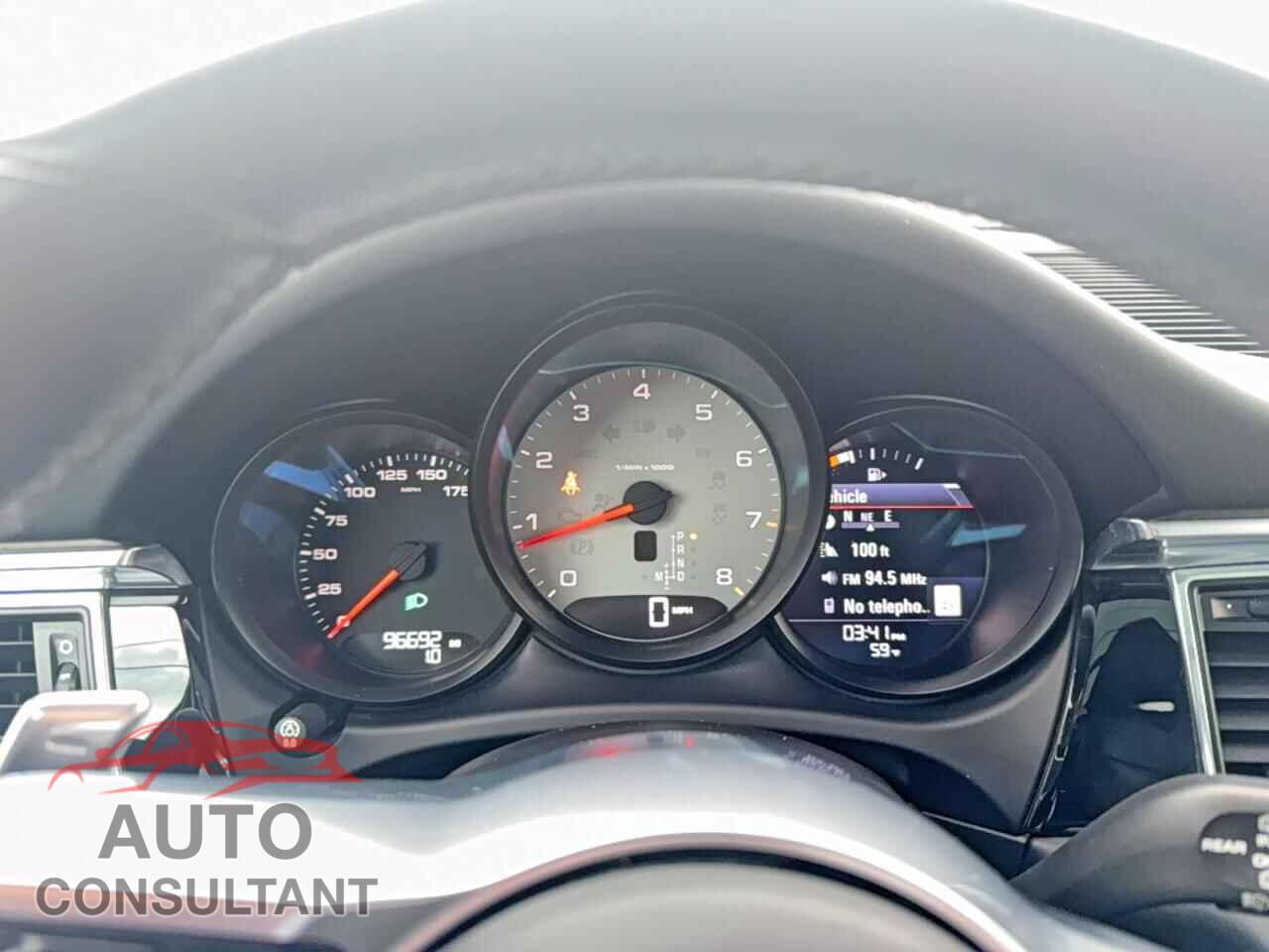PORSCHE MACAN 2015 - WP1AB2A5XFLB55357