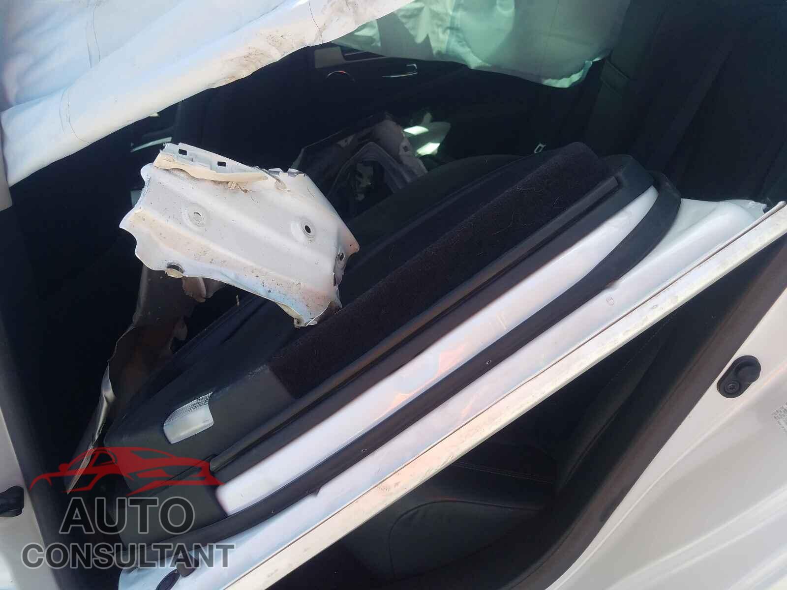 LEXUS LS460 2016 - JTHBL5EF2G5141576