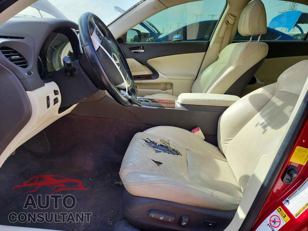 LEXUS IS 2012 - JTHCF5C20C5052837