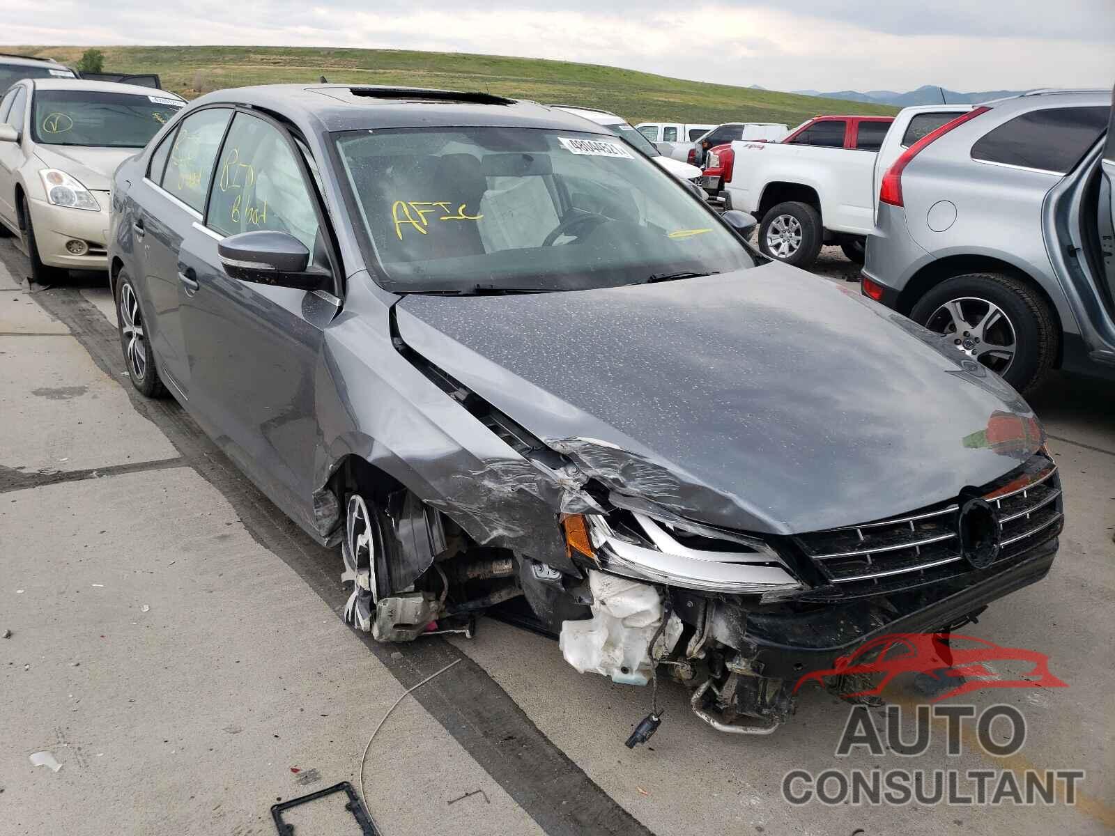 VOLKSWAGEN JETTA 2018 - 3VWDB7AJ9JM206764