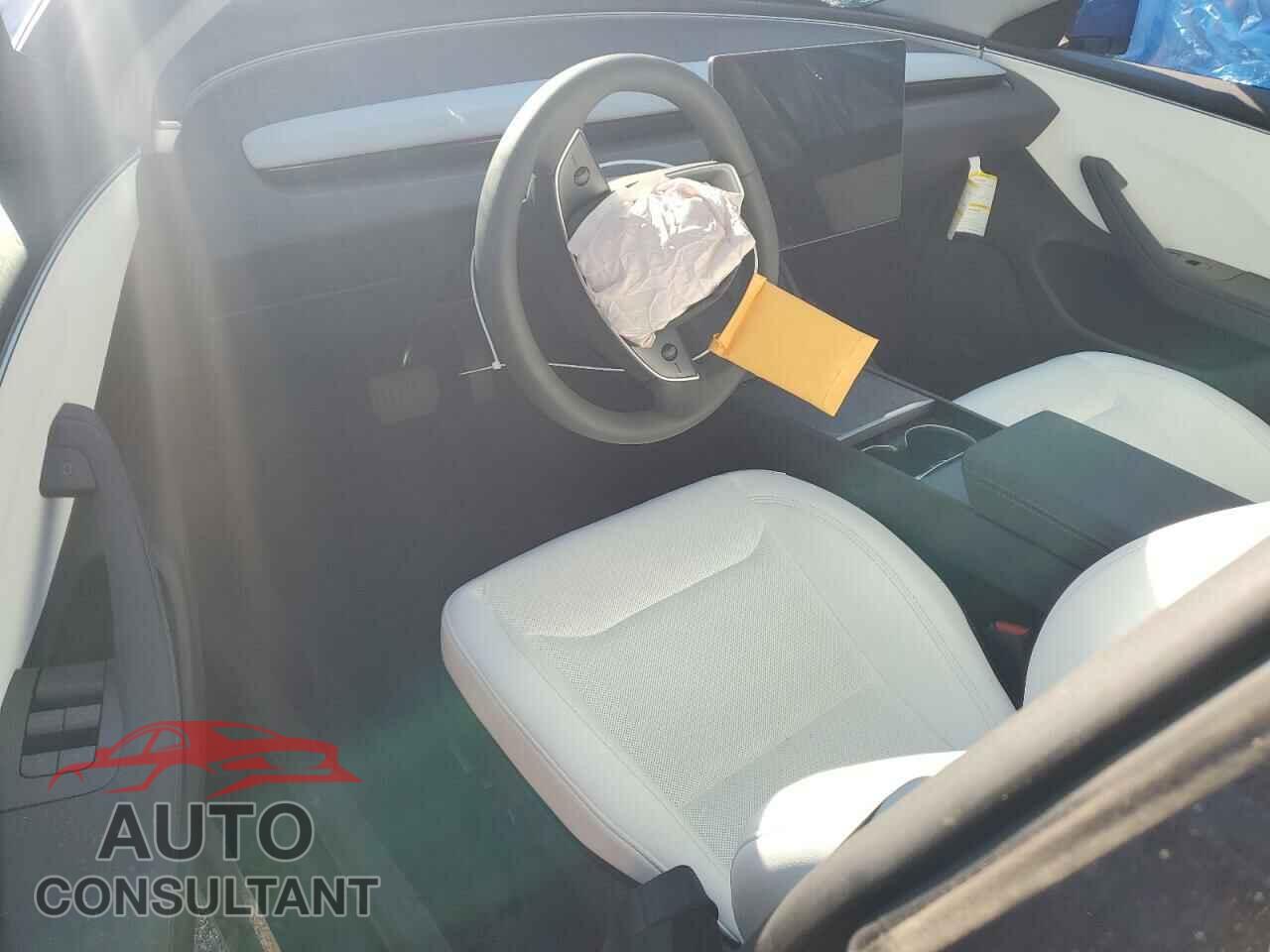 TESLA MODEL 3 2024 - 5YJ3E1EA9RF868731