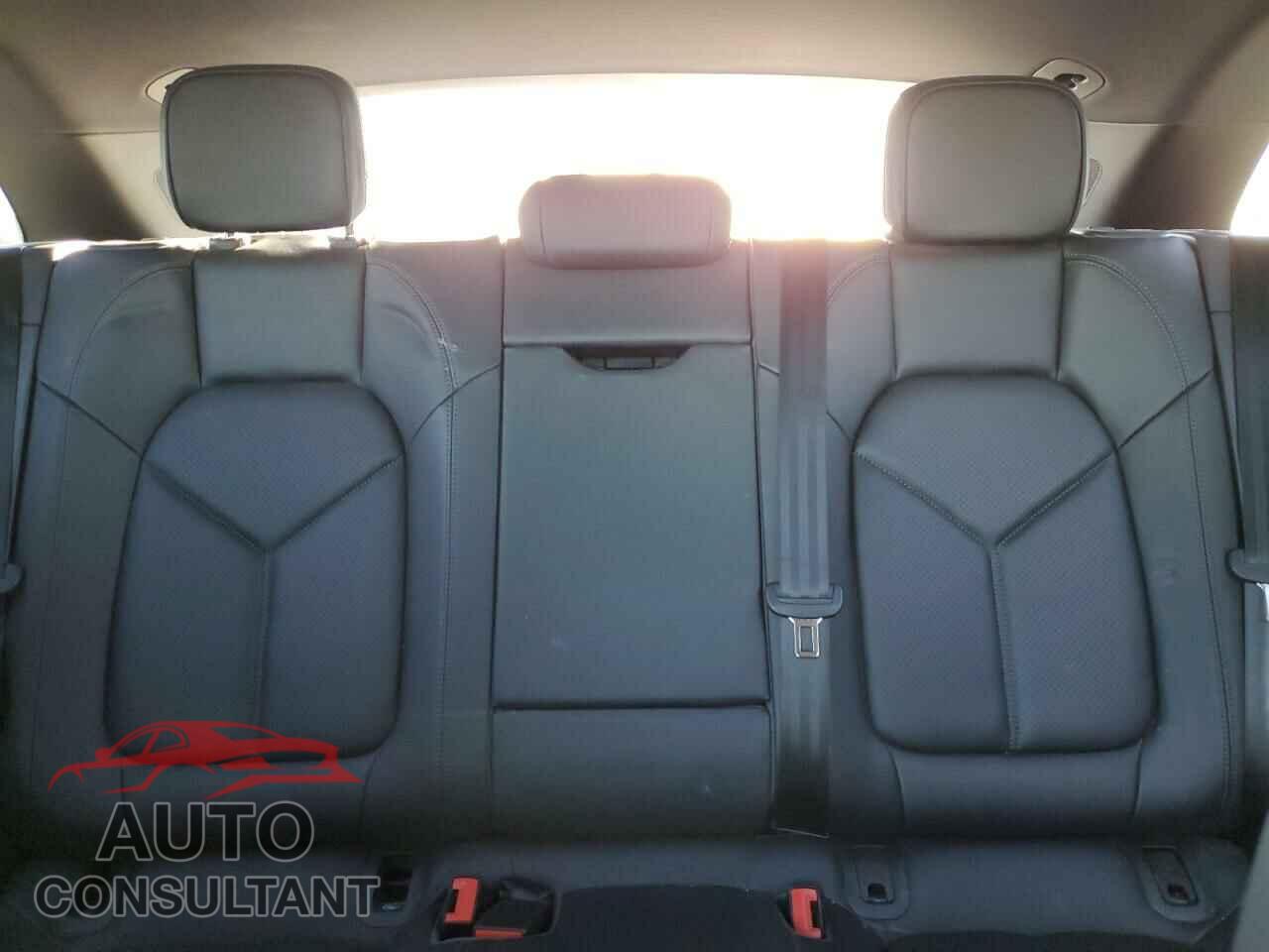 PORSCHE MACAN 2018 - WP1AA2A52JLB22221