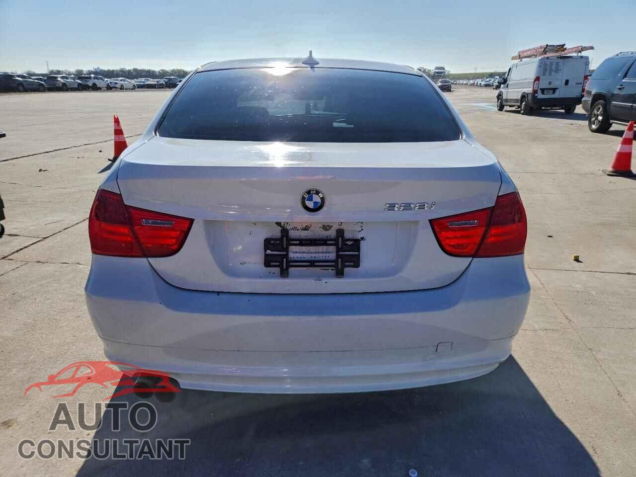 BMW 3 SERIES 2011 - WBAPH7C5XBA802461