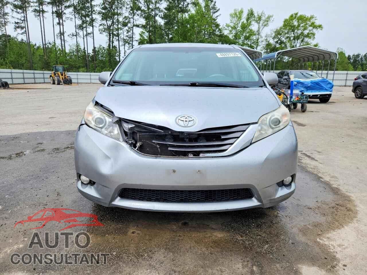 TOYOTA SIENNA 2011 - 5TDYK3DC1BS064843