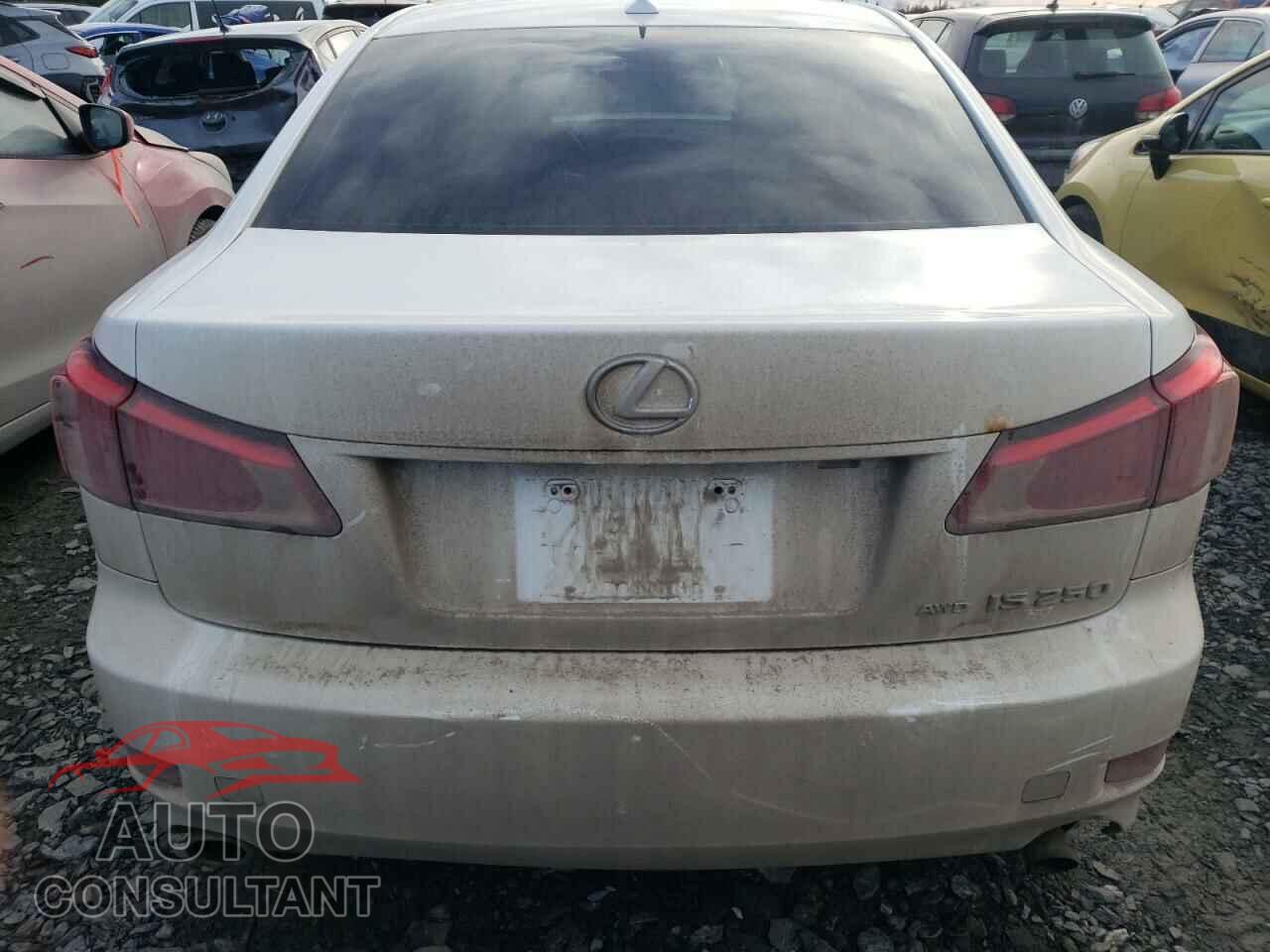 LEXUS IS 2011 - JTHCF5C21B5052246