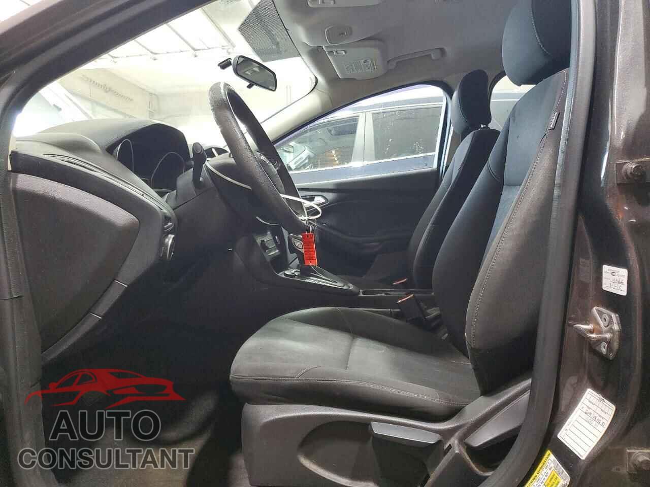 FORD FOCUS 2015 - 1FADP3F26FL330407
