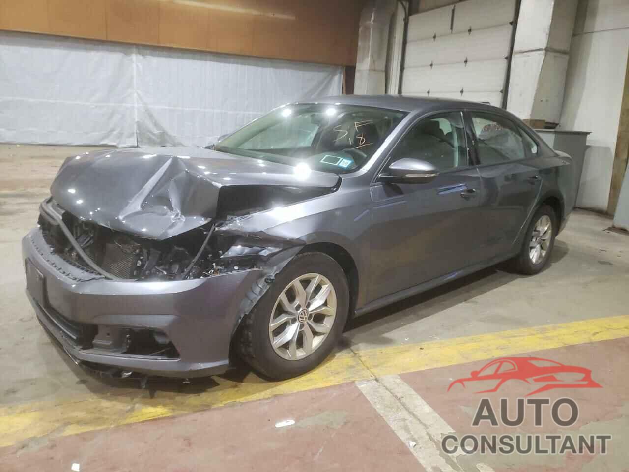 VOLKSWAGEN PASSAT 2018 - 1VWAA7A30JC005456