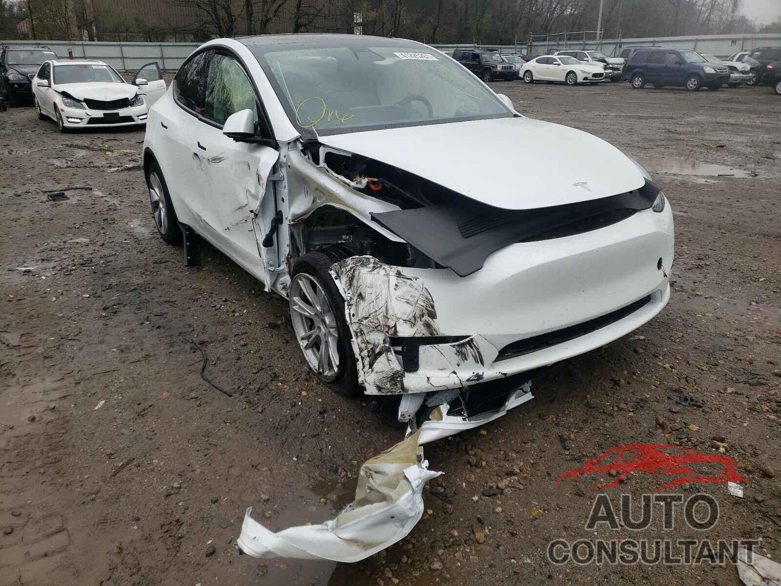 TESLA MODEL Y 2021 - 5YJYGDED7MF109712