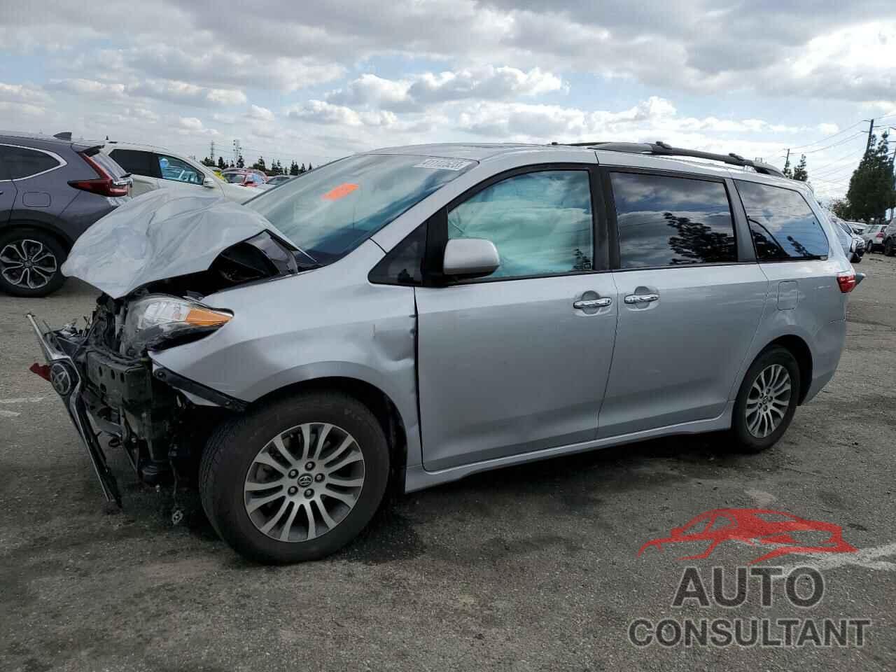 TOYOTA SIENNA 2019 - 5TDYZ3DC4KS019875