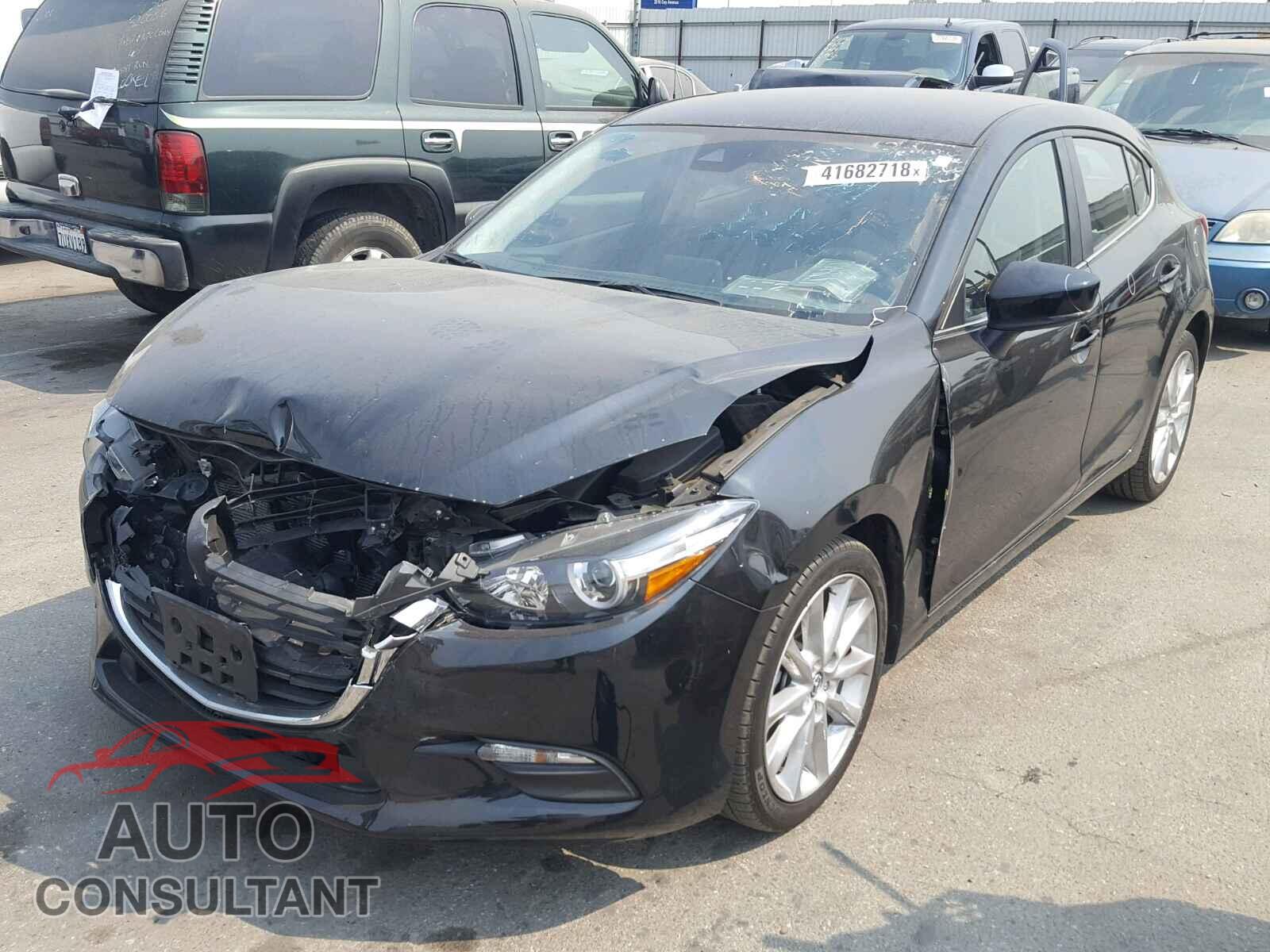 MAZDA 3 2017 - 3MZBN1L79HM118739