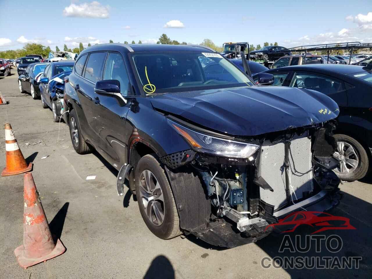 TOYOTA HIGHLANDER 2022 - 5TDHZRBH1NS573882