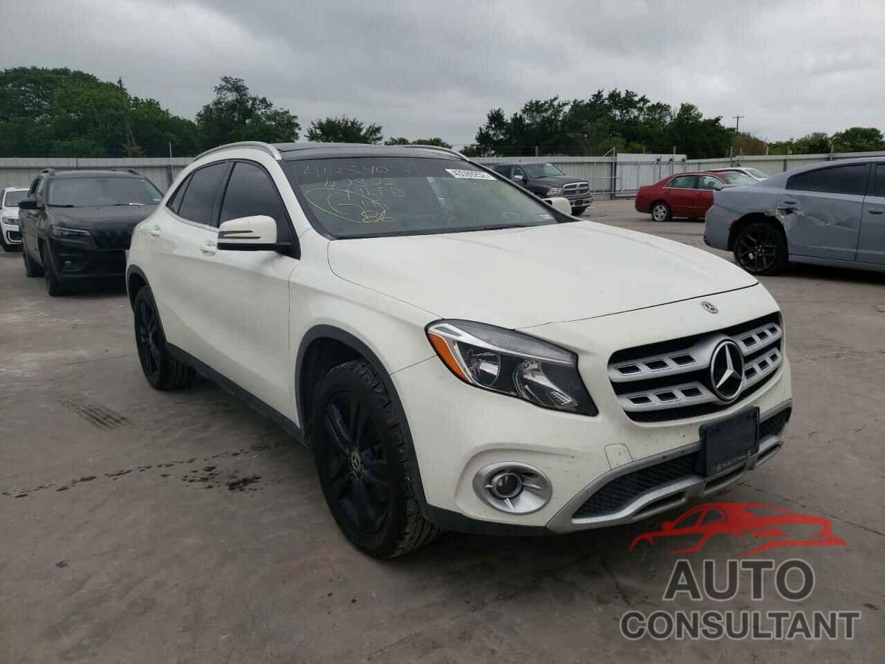 MERCEDES-BENZ GLA-CLASS 2018 - WDCTG4EB5JJ419655