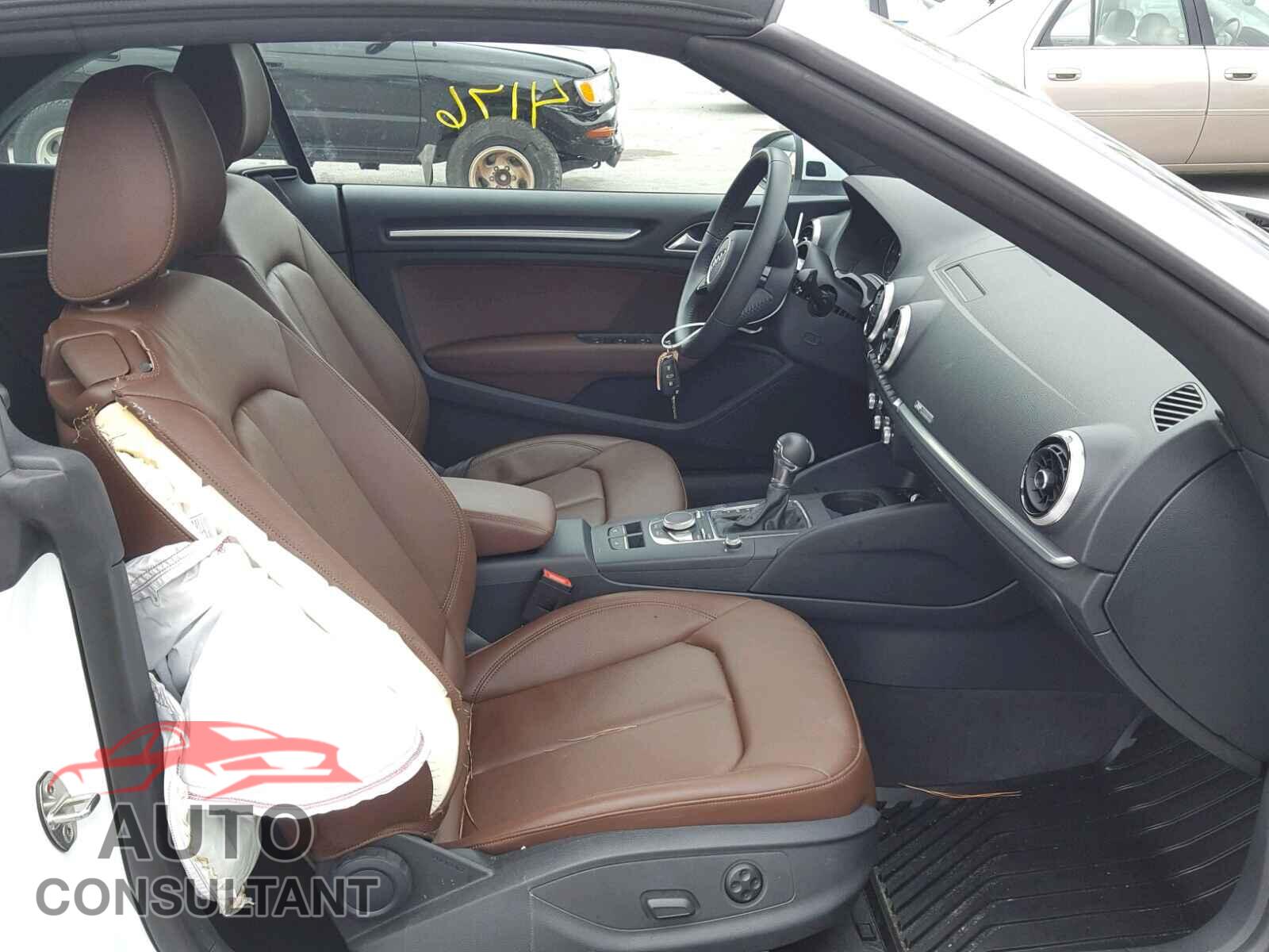 AUDI A3 2018 - WAU5ULFF1J1017325