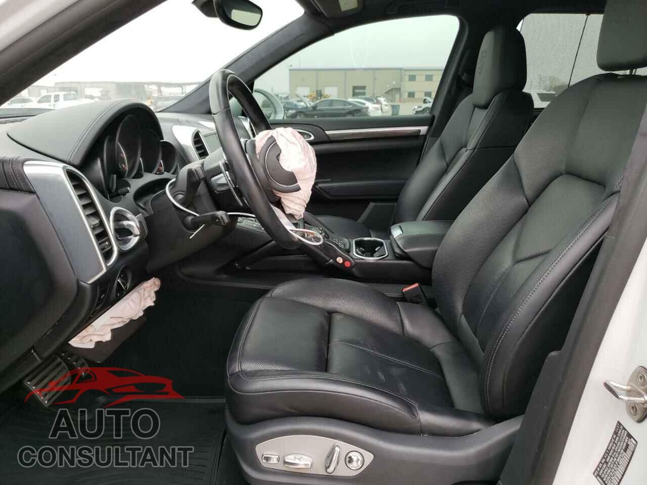 PORSCHE CAYENNE 2018 - WP1AC2A2XJLA85256