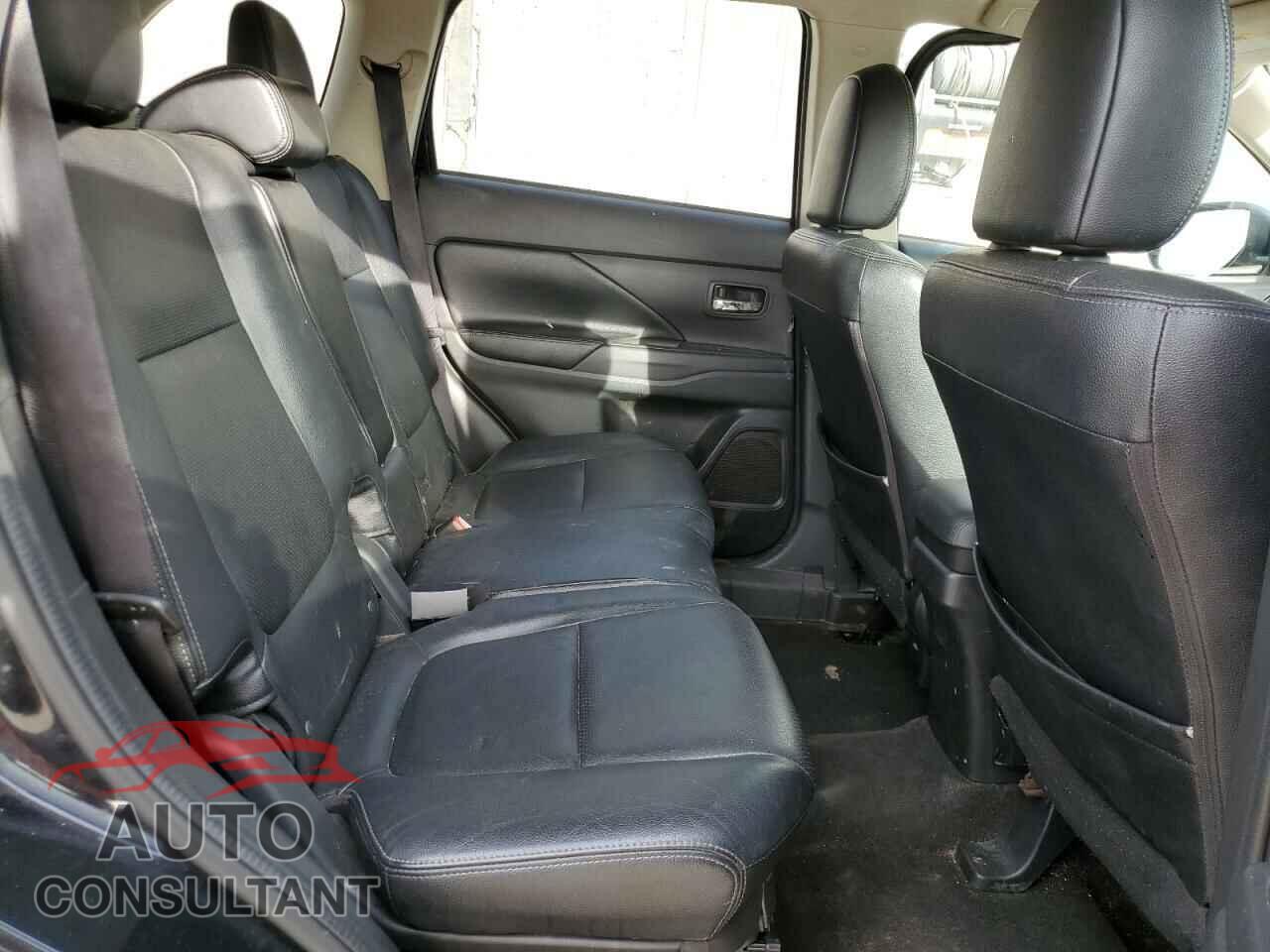 MITSUBISHI OUTLANDER 2017 - JA4AD3A34HZ042000