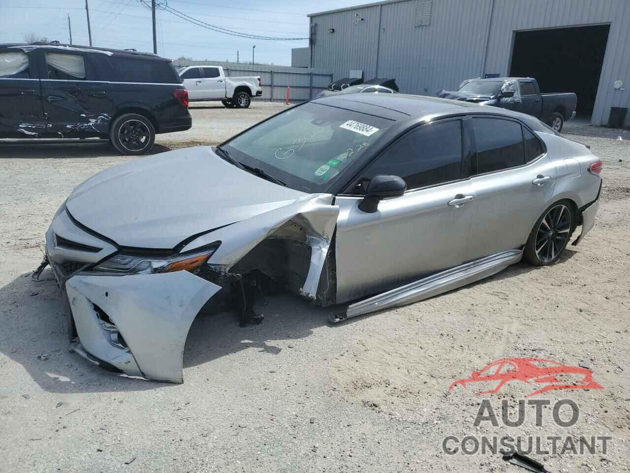 TOYOTA CAMRY 2018 - 4T1B61HK5JU134107