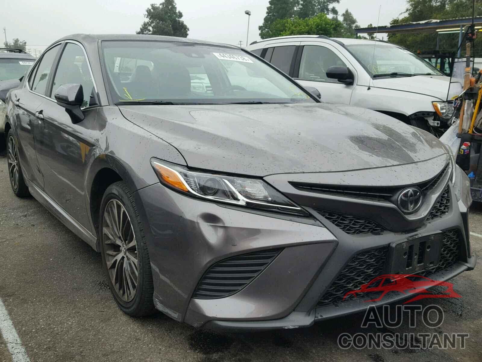 TOYOTA CAMRY 2018 - 4T1B11HK2JU553143