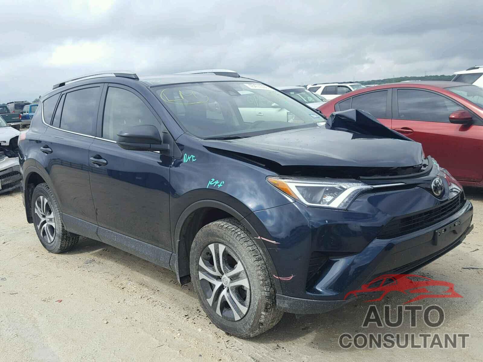 TOYOTA RAV4 LE 2017 - JTMBFREV9HJ109157