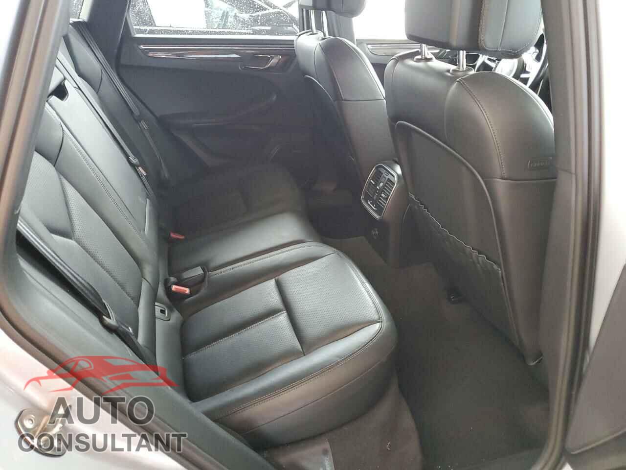 PORSCHE MACAN 2015 - WP1AB2A57FLB64744