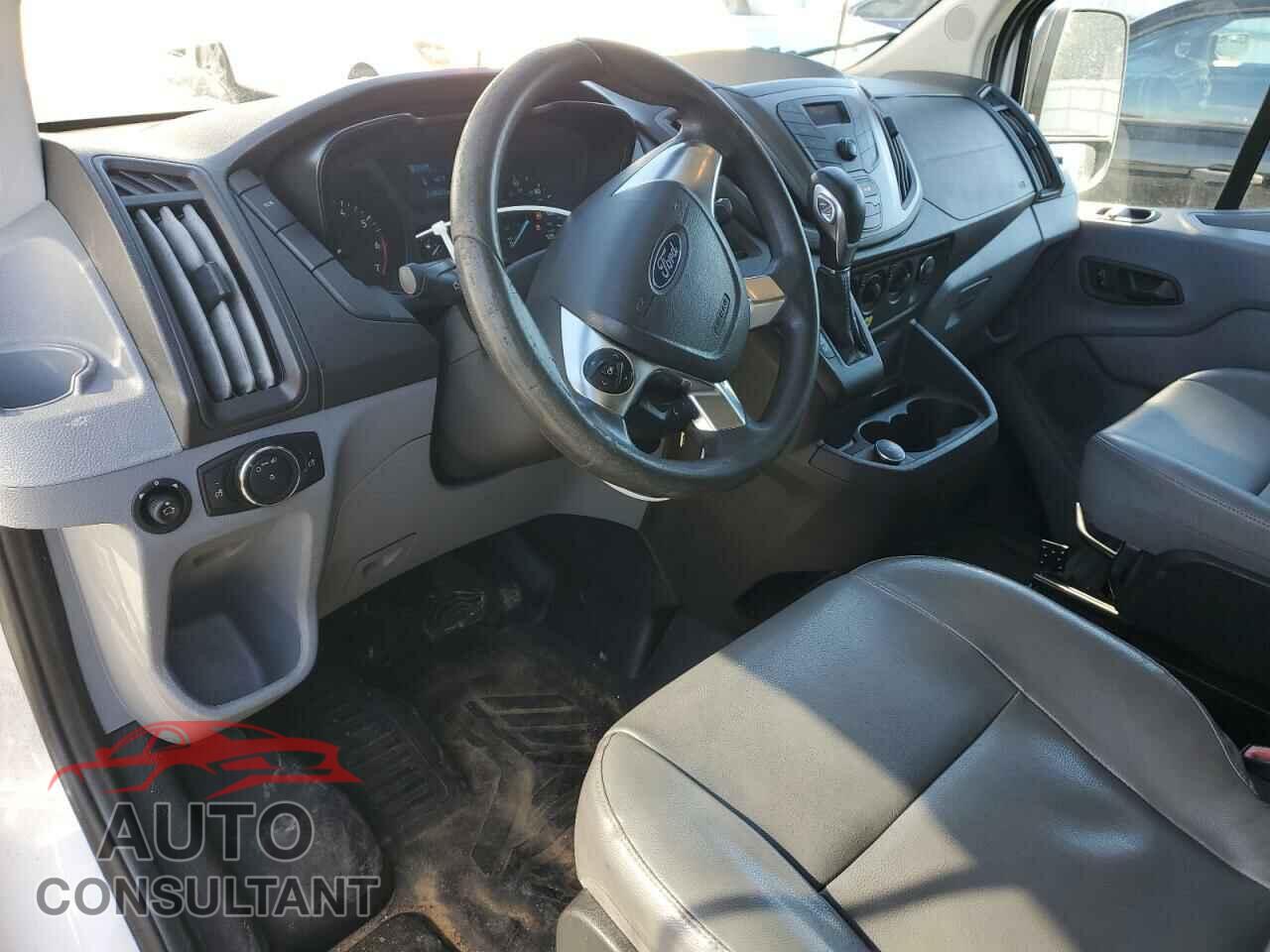 FORD TRANSIT 2017 - 1FTYR2XG1HKA14786