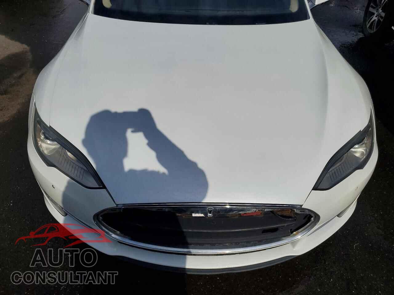 TESLA MODEL S 2015 - 5YJSA1H22FF095883