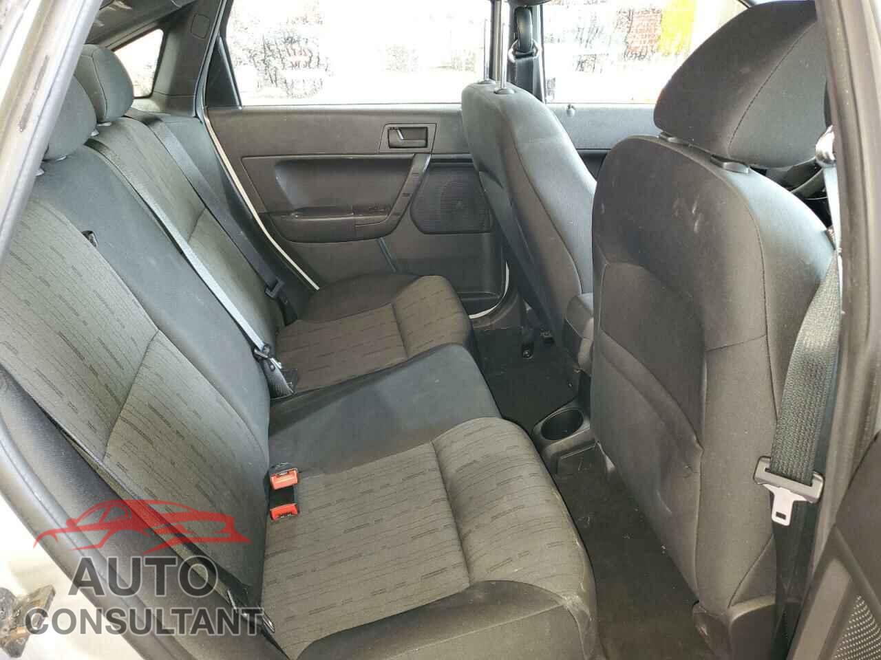 FORD FOCUS 2010 - 1FAHP3FN9AW275647