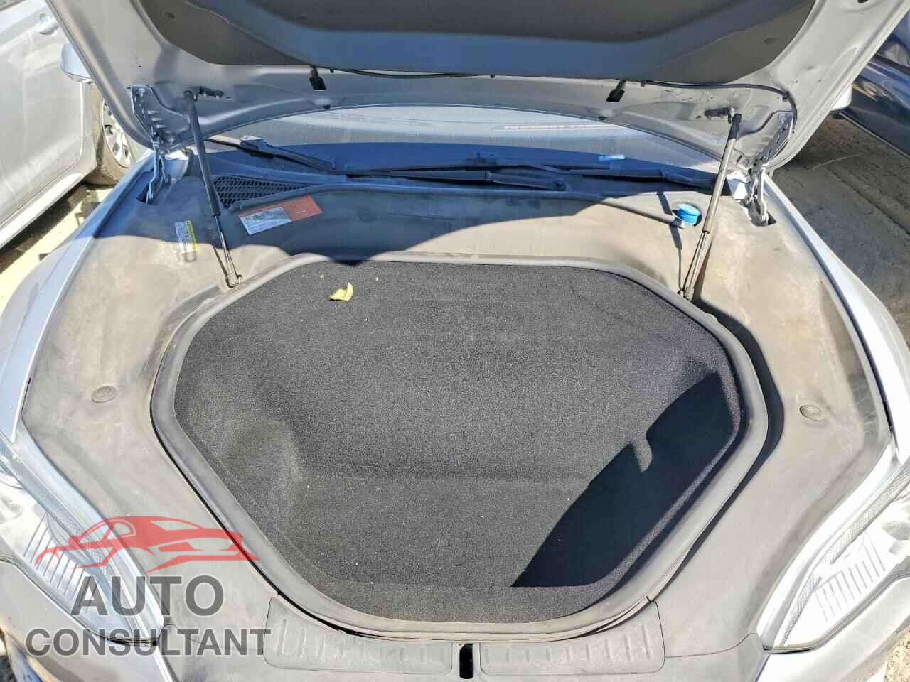 TESLA MODEL S 2015 - 5YJSA1E26FF113287
