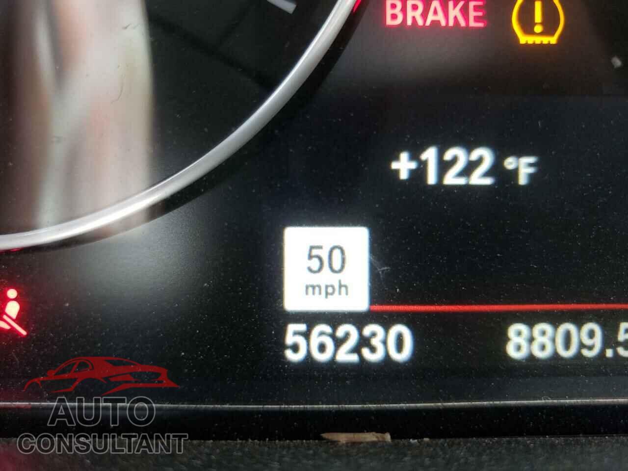 BMW 3 SERIES 2017 - WBA8E1C32HA030071