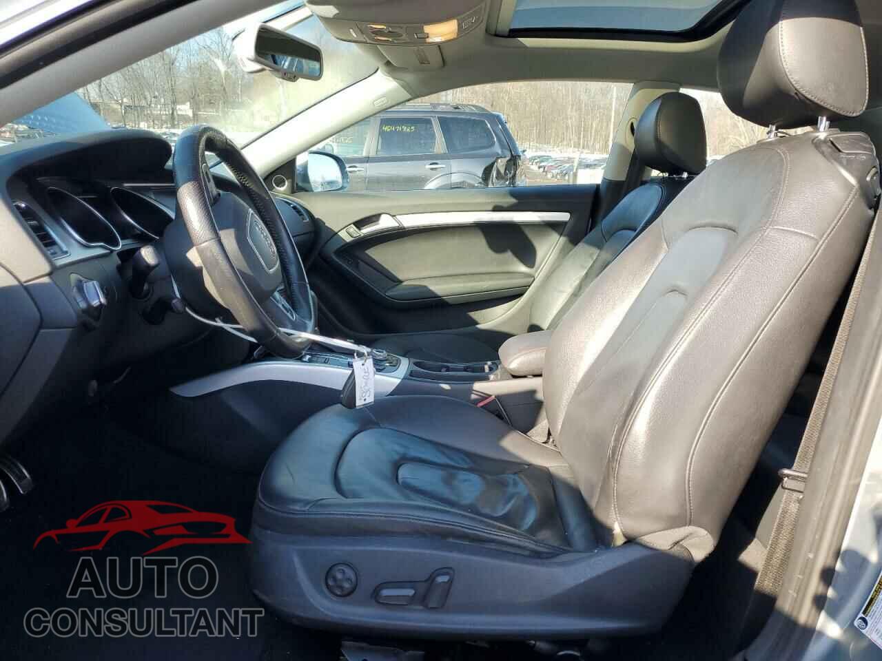 AUDI A5 2011 - WAULFAFR8BA076454