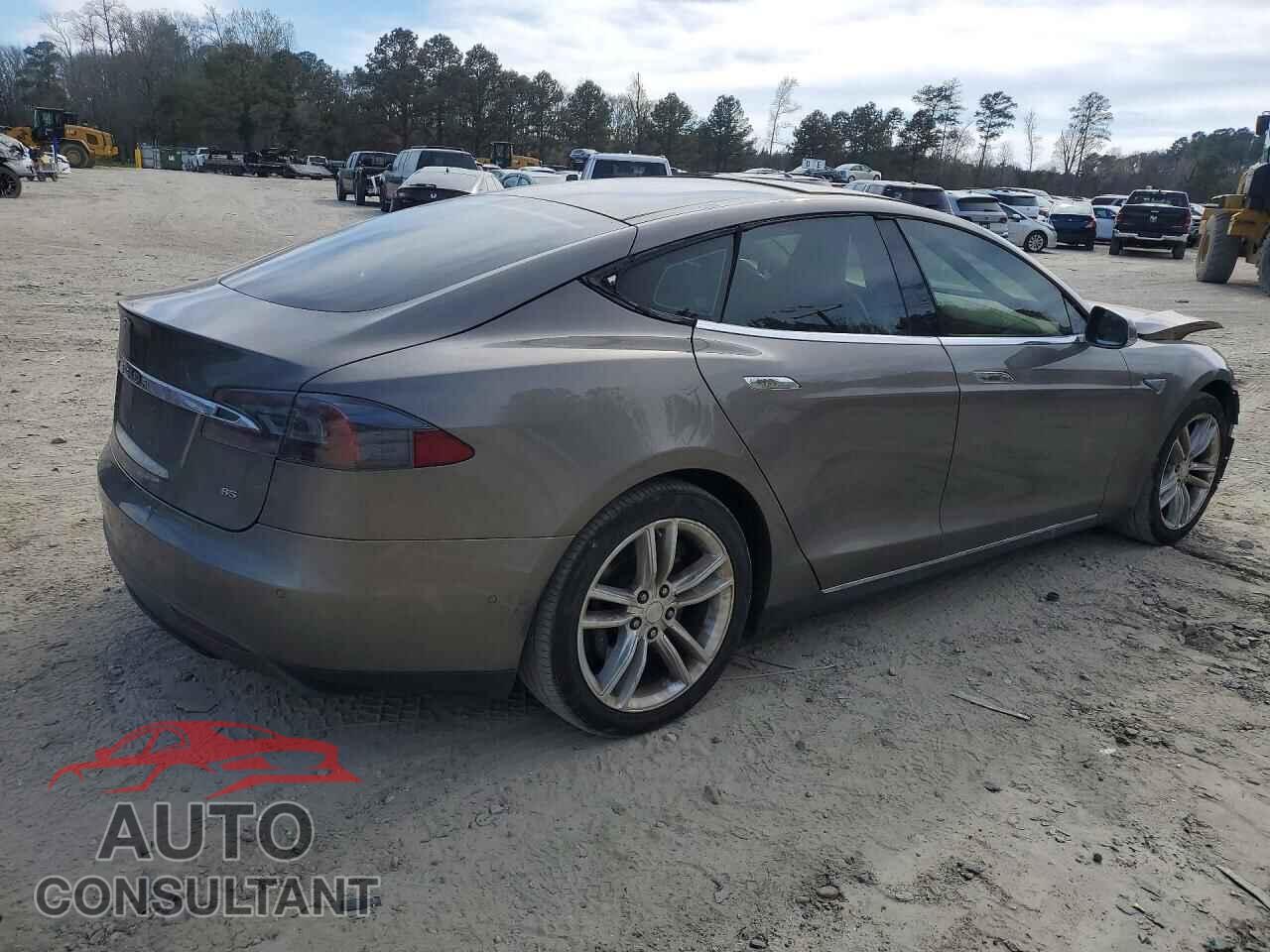 TESLA MODEL S 2015 - 5YJSA1E18FF104131