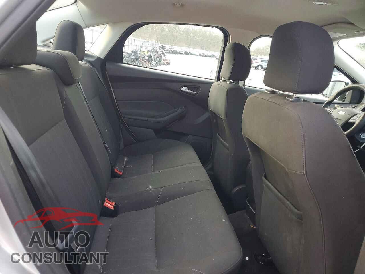 FORD FOCUS 2017 - 1FADP3F24HL330764