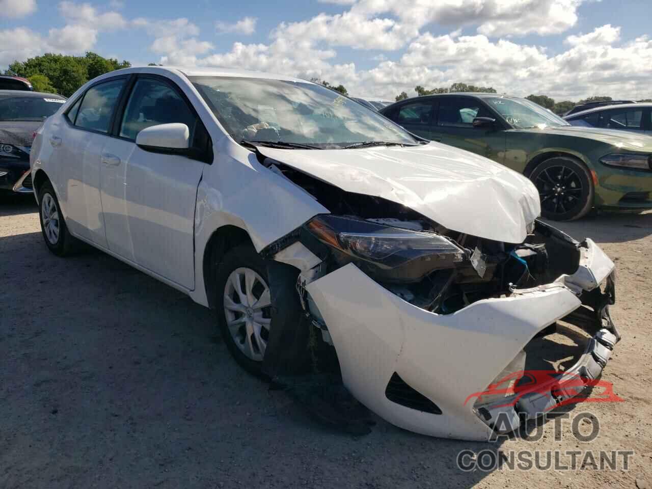 TOYOTA COROLLA 2018 - 5YFBURHE2JP761444