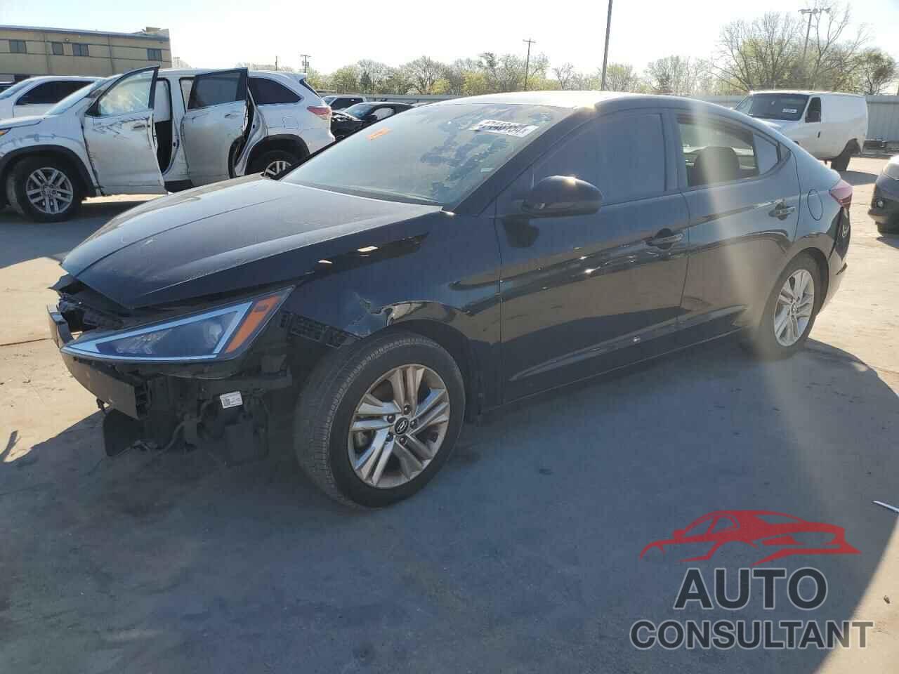 HYUNDAI ELANTRA 2019 - 5NPD84LF4KH406340