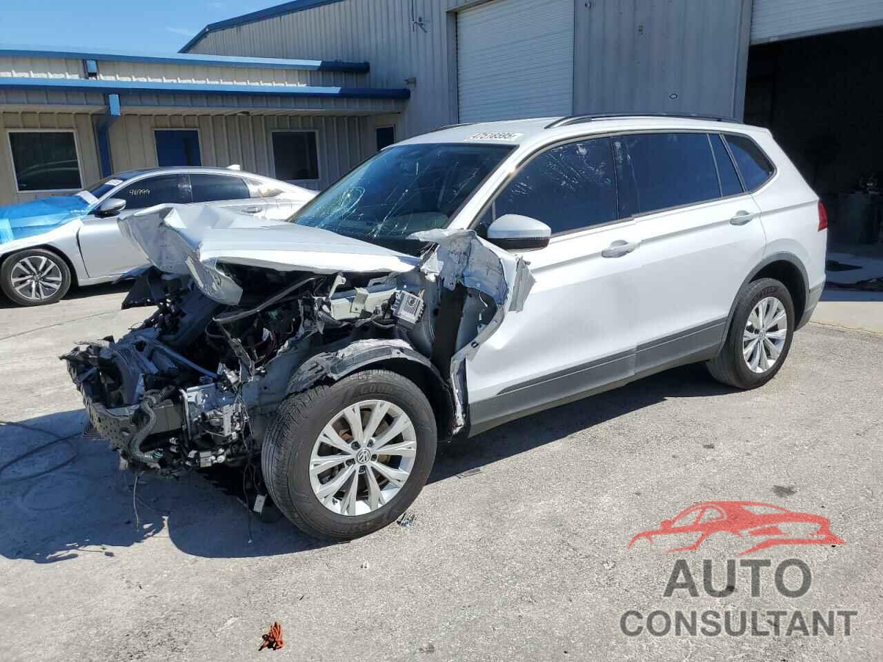 VOLKSWAGEN TIGUAN 2018 - 3VV1B7AX7JM057685