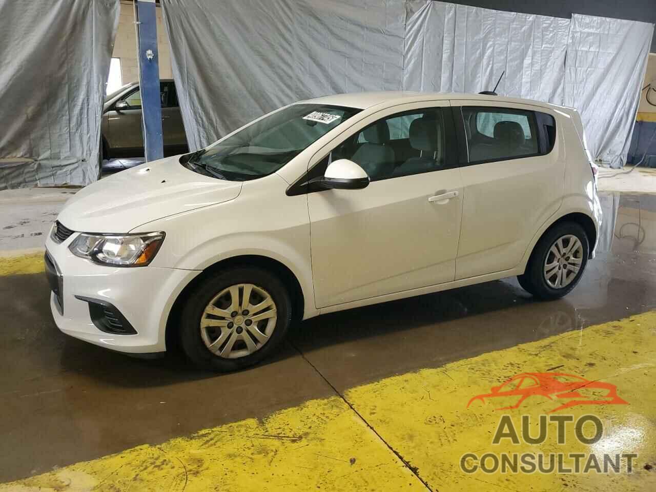 CHEVROLET SONIC 2017 - 1G1JG6SH4H4170445