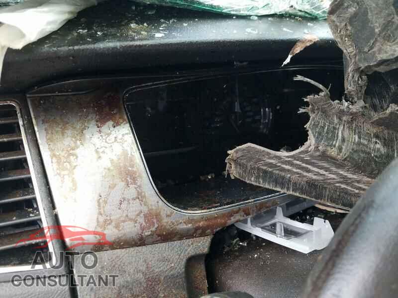 FORD TAURUS 2018 - 1FAHP2E87JG115086