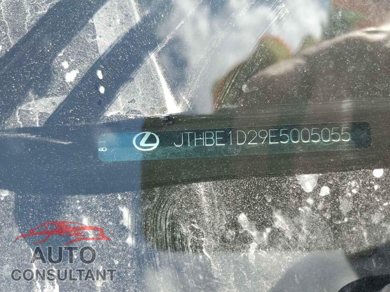 LEXUS IS 2014 - JTHBE1D29E5005055