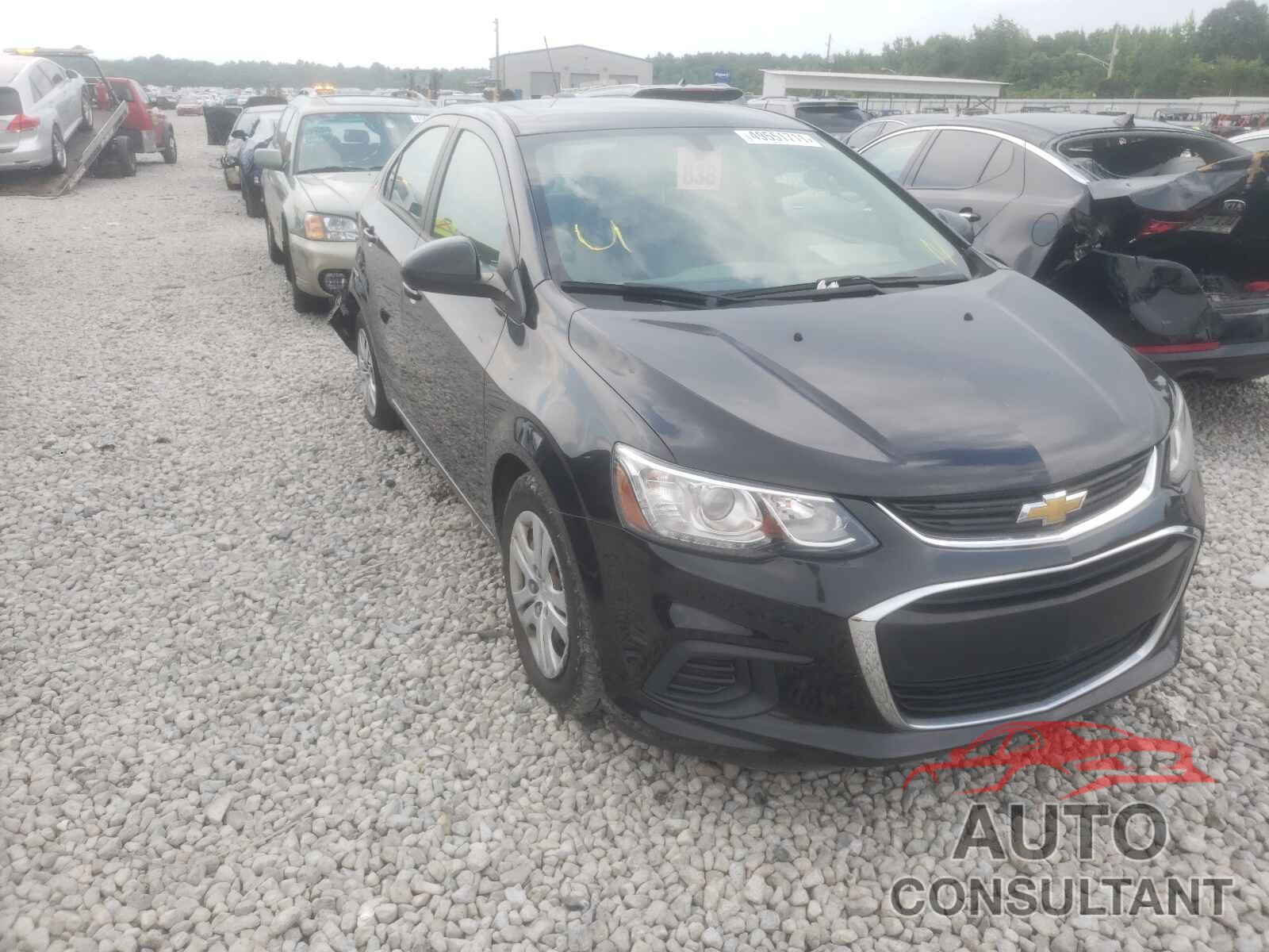 CHEVROLET SONIC 2017 - 1G1JB5SH1H4135421
