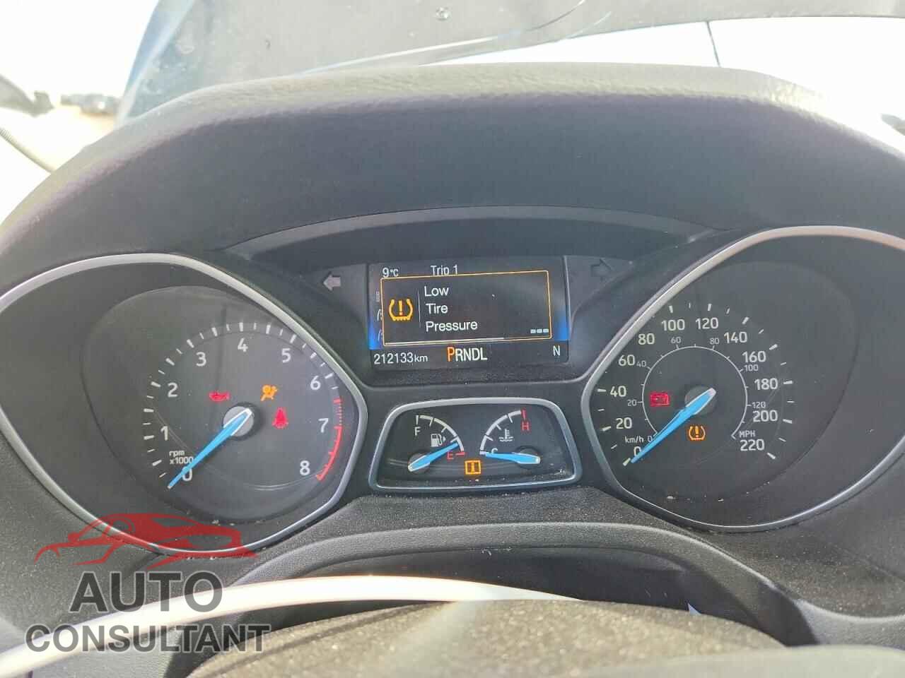 FORD FOCUS 2017 - 1FADP3F29HL261120