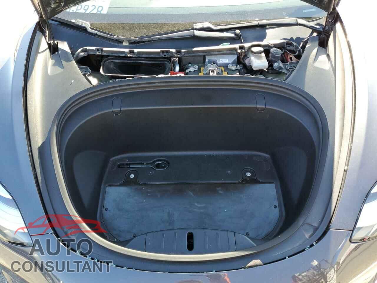TESLA MODEL 3 2018 - 5YJ3E1EA5JF077570