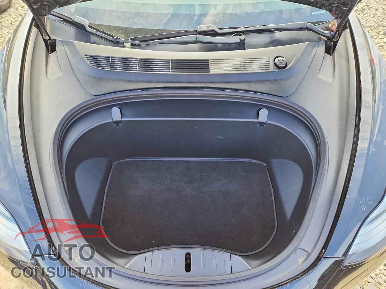 TESLA MODEL 3 2018 - 5YJ3E1EB5JF113086