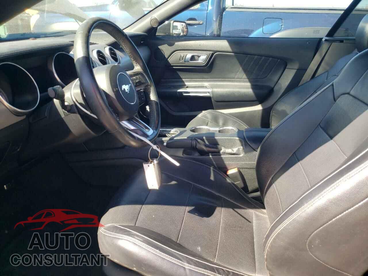 FORD MUSTANG 2018 - 1FATP8UH2J5111747