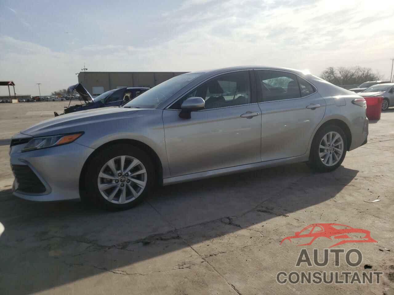 TOYOTA CAMRY 2021 - 4T1C11AK4MU575437