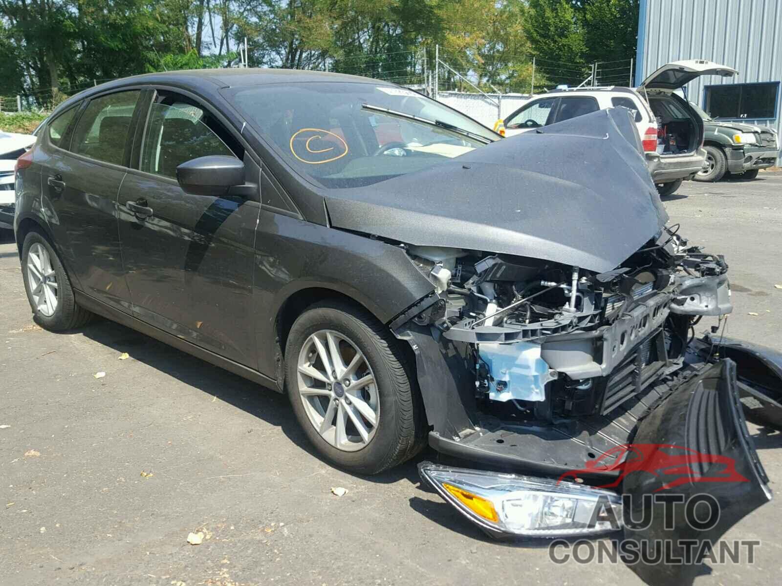 FORD FOCUS 2018 - 1FADP3K2XJL279881